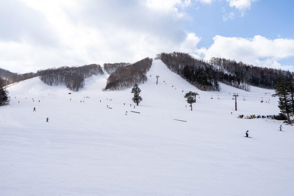 戸隠スキー場 SNOW HUB Nagano City
